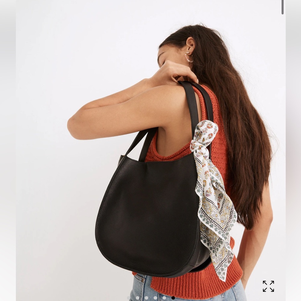 Madewell The Sydney Leather Shoulder Bag in Black